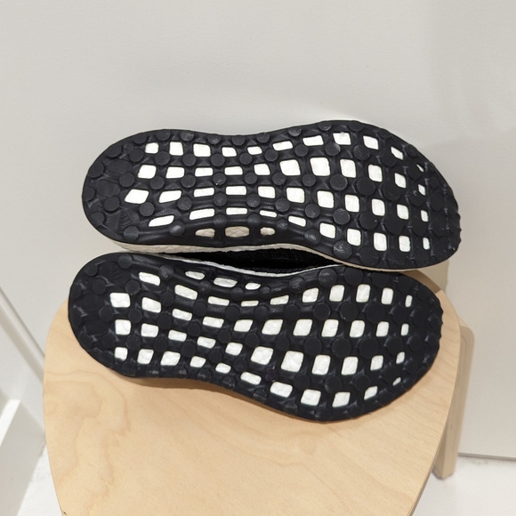 Adidas PureBOOST - Men's 7.5 or Wmn's 8.5 - Picture 7 of 9